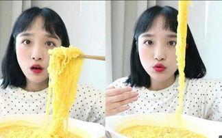 娱乐吃瓜君网红对比小说,娱乐吃瓜君与小说世界的奇幻对决